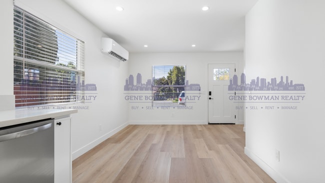 Photo - 3543 44th St