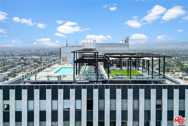 Photo - 3810 Wilshire Blvd Unit 303