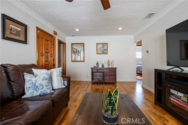 Photo - 513 E Hillsdale St