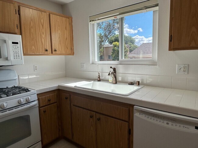 Photo - Spacious Upstairs 3 Bed 2.5 Bath Townhouse with 2 Car Tandem Garage