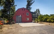 Photo - Beautiful 2 Bedroom Back House