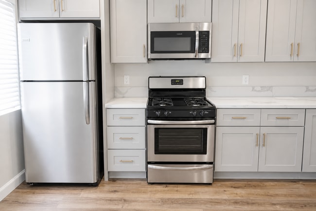 Photo - Remodeled Spacious 2BR/2BA in NoHo – Quiet 2nd Floor, Central A/C, 2 Parking Spaces Unit 11441 Oxnard St Apt 21
