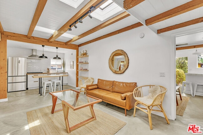 Building Photo - 718 Vernon Ave Rental