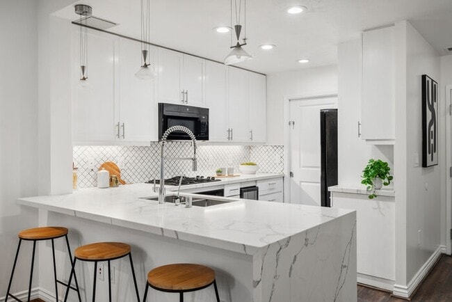 Photo - 850 Beech St Unit 203