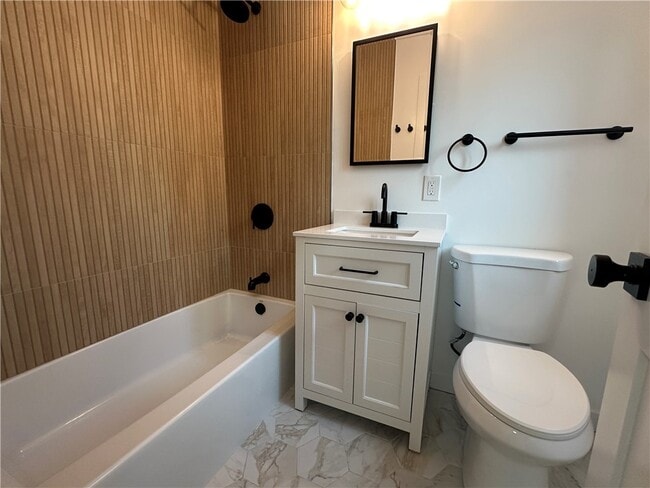Photo - 2113 Marengo St Townhome