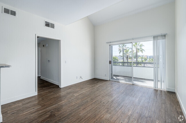 2BR, 1BA - 800SF - Living Room - Magnolia Villas