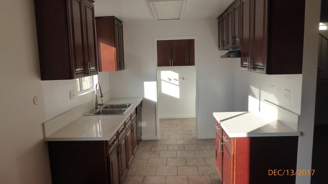 Photo - 20214 Cohasset St