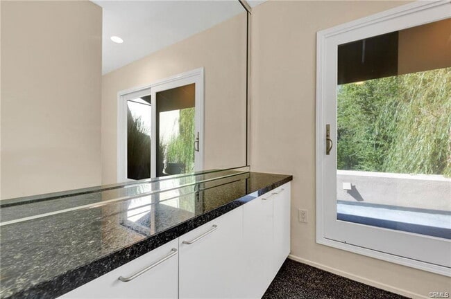 Building Photo - 5084 Campo Rd