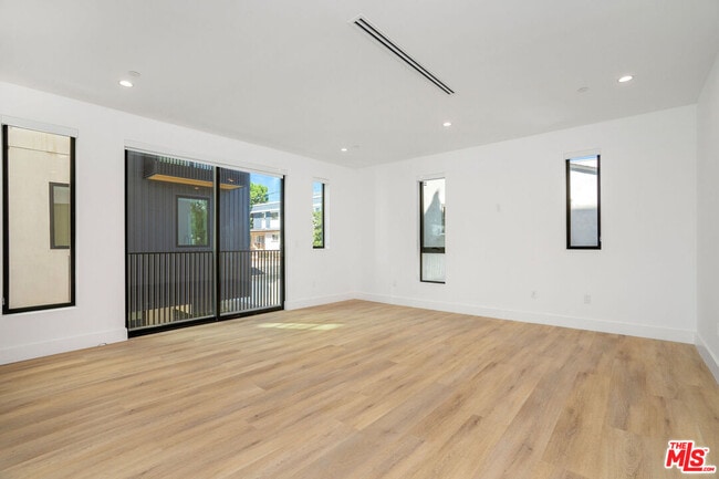 Photo - 111 Orlando Ave