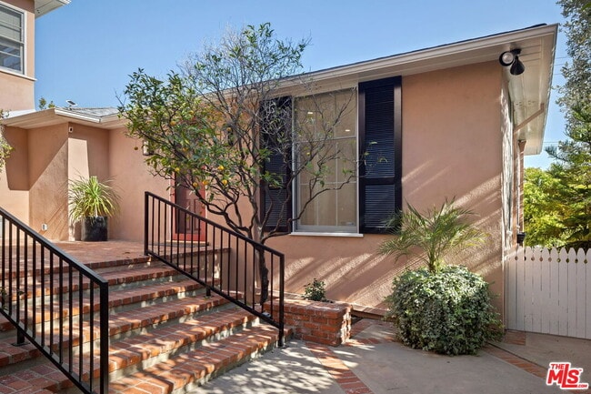 Photo - 450 Smithwood Dr