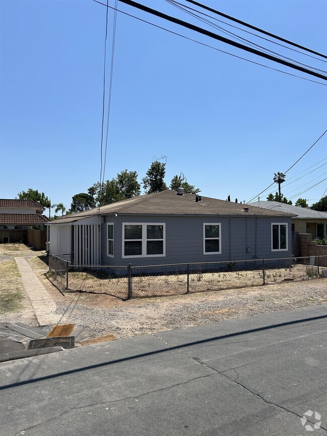 Building Photo - 7041 Stanford Ave Rental