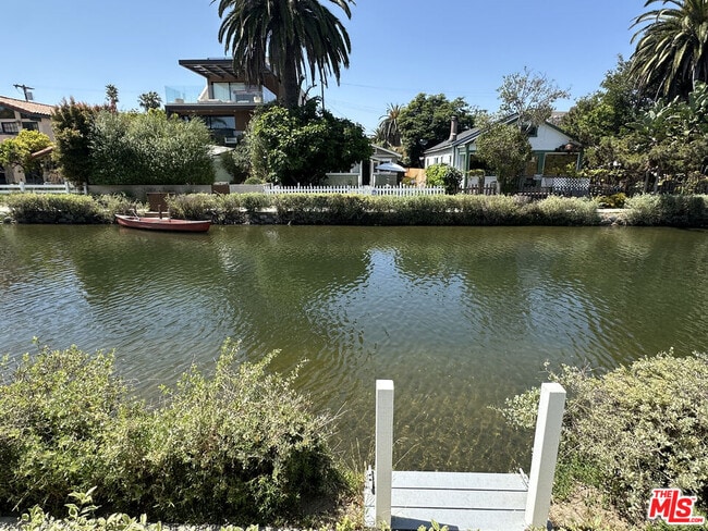 Photo - 440 Howland Canal Unit 1