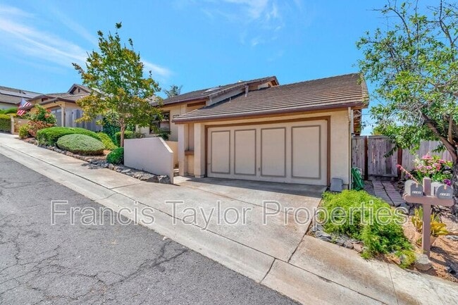 Photo - 2182 Firethorn Glen