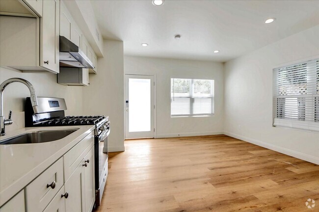 Building Photo - 2205 Camden Ave Rental