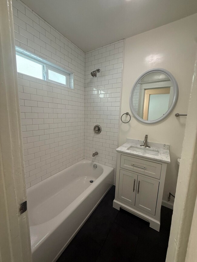 Photo - 1730 E. 7th St.