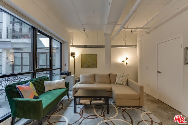 Photo - 1100 S Grand Ave Unit A003