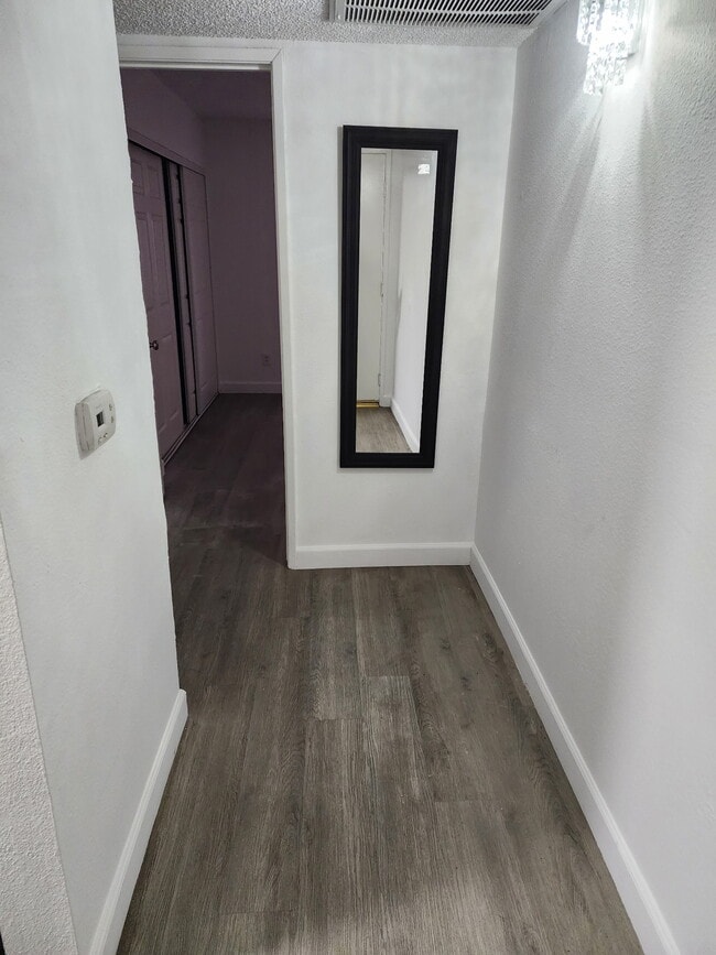 Photo - Swan Court Apartments