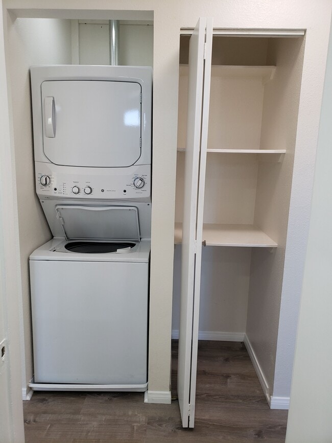 Photo - 1261 Victor St