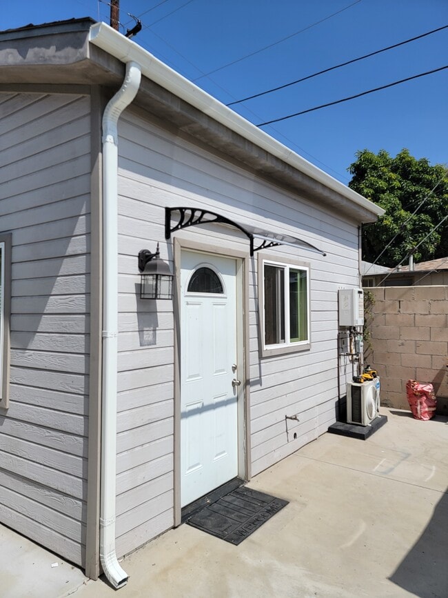 Building Photo - 1010 Florence Pl Unit HM