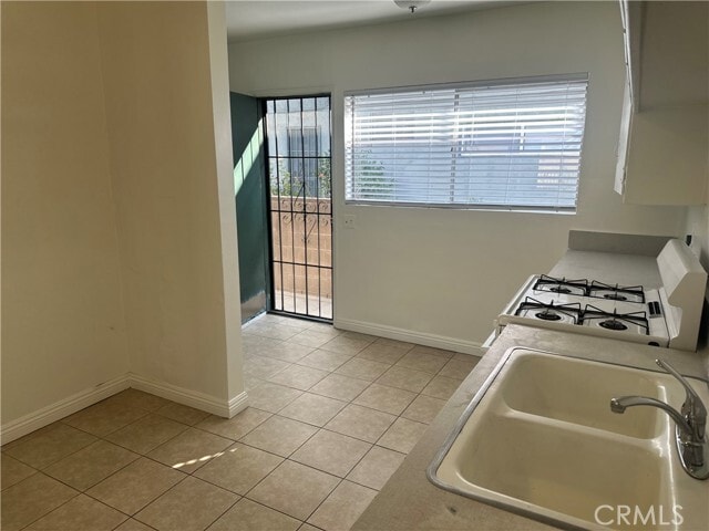 Photo - 5147 Canoga St