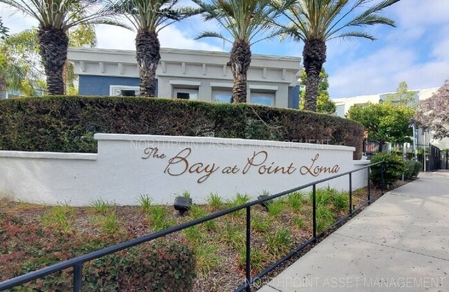 Building Photo - 2 Bed, 2 Bath located within Point Loma an... Rental