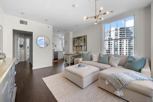 Photo - 702 Ash St Unit 803