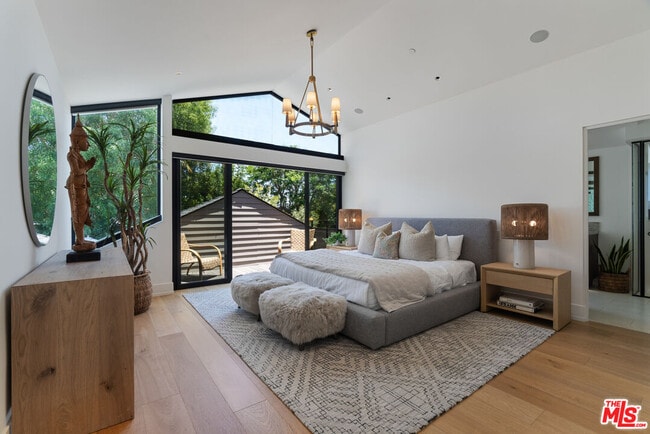 Photo - 929 Marco Pl