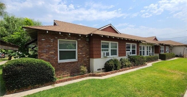 Photo - 2544 N Buena Vista St