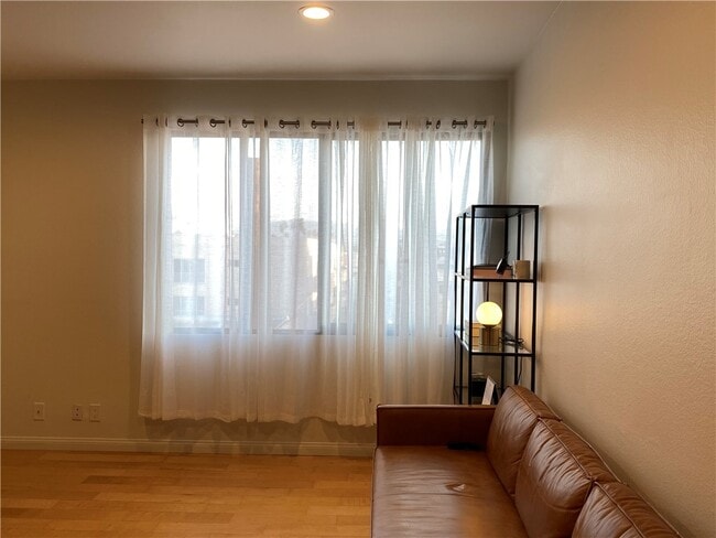 Photo - 533 S St Andrews Pl Unit 319