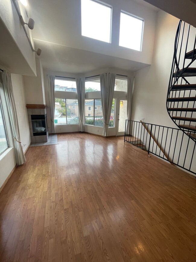 Photo - Point Loma 3 Bedroom 2 1/2 Bath Loft Style Townhome