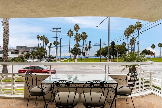Building Photo - 3601 E Ocean Blvd Unit 3