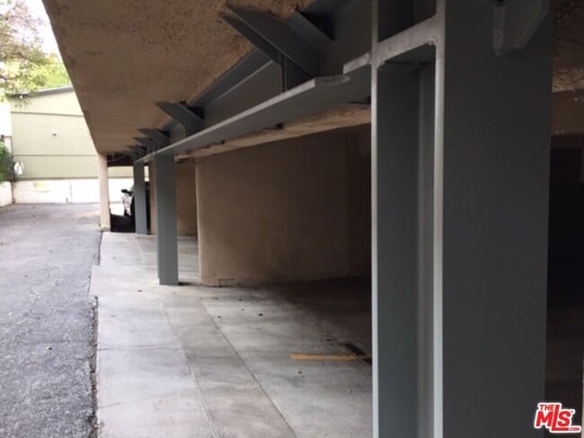 Photo - 443 S Wilton Pl