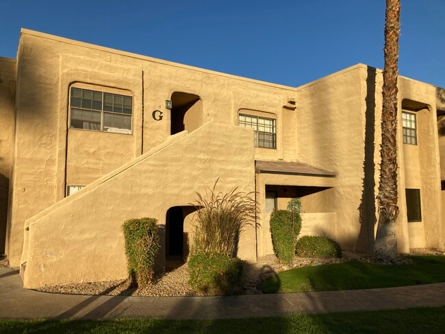 Front entrance - 5300 E Waverly Dr Unit G3