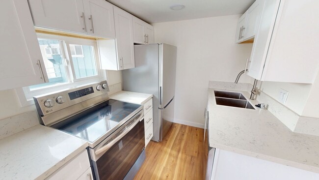 Building Photo - 1478 Seacoast Dr Unit B