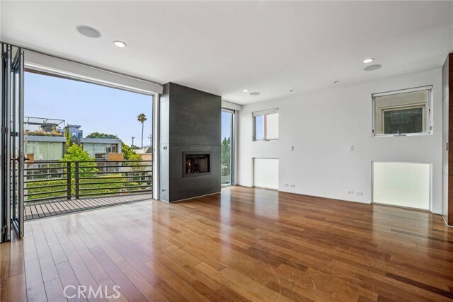 Photo - 419 Venice Way