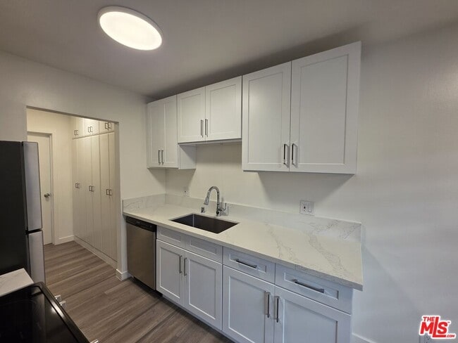 Photo - 1433 Brockton Ave Unit 4