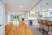 Photo - 6134 Longridge Ave