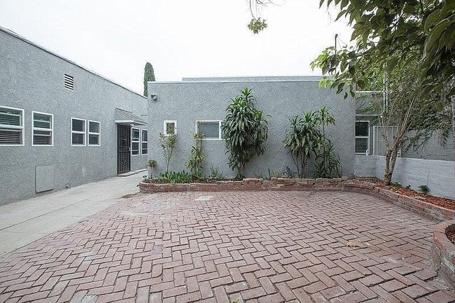 Building Photo - 6809 West Blvd Unit B