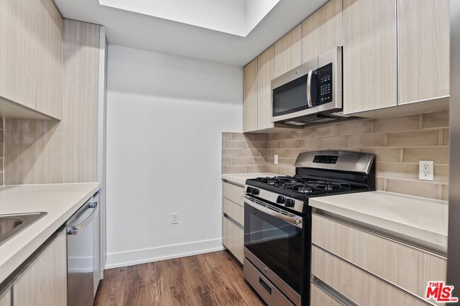 Photo - 129 S Kings Rd Unit 104