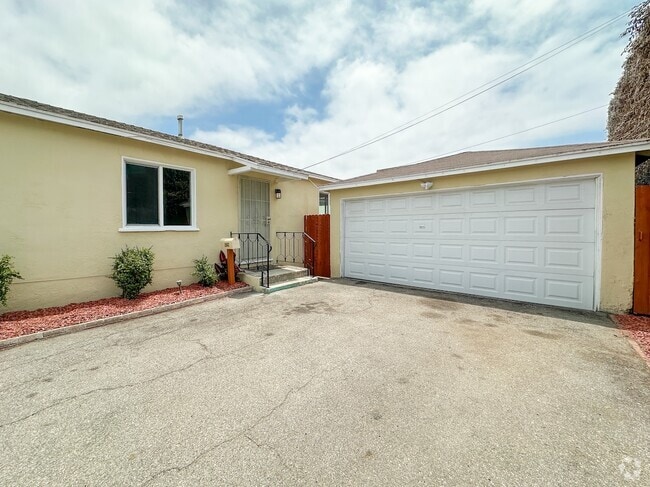 Building Photo - 4520 Marine Ave Rental