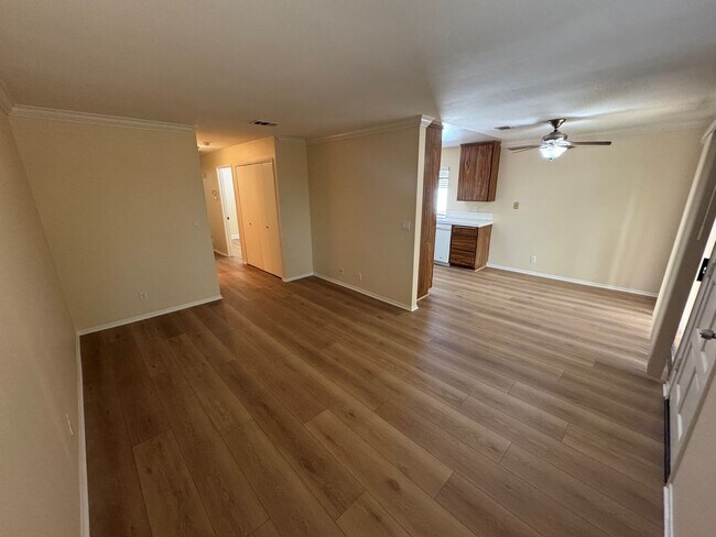 Photo - Beautiful 2+1.75 Upstairs Condo in Desirab...