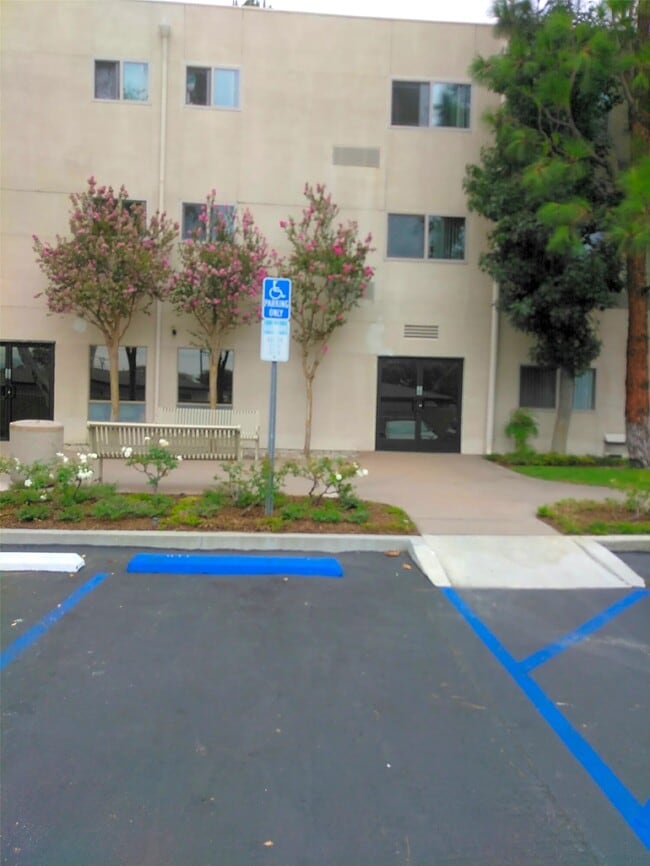 Building Photo - 25109 Ebony Ln