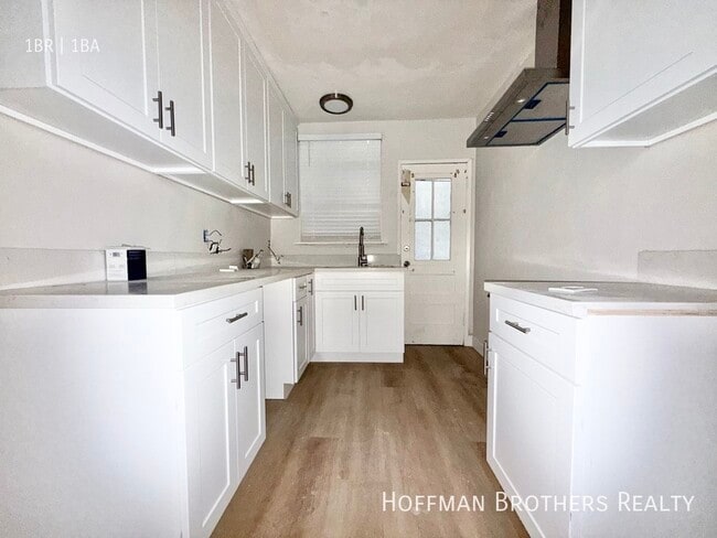 Photo - 4147 S Bronson Ave Unit 1