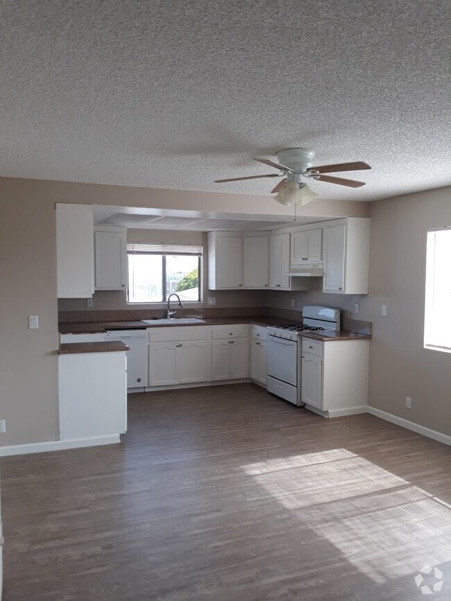Building Photo - 3 Bed/ 1 Bath San Pedro **$2495** Unit 322-06 Rental