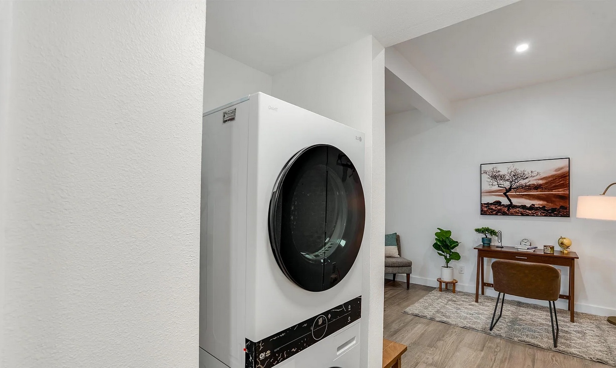 Photo - 14822 W Magnolia Blvd Apartment Unit 103