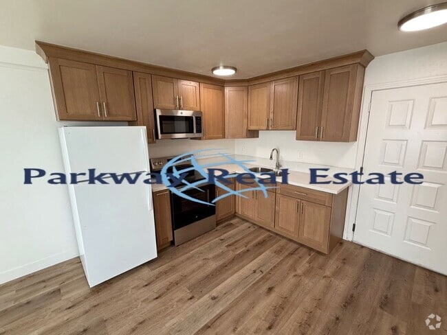 Building Photo - Penthouse Condo in 55+ Community