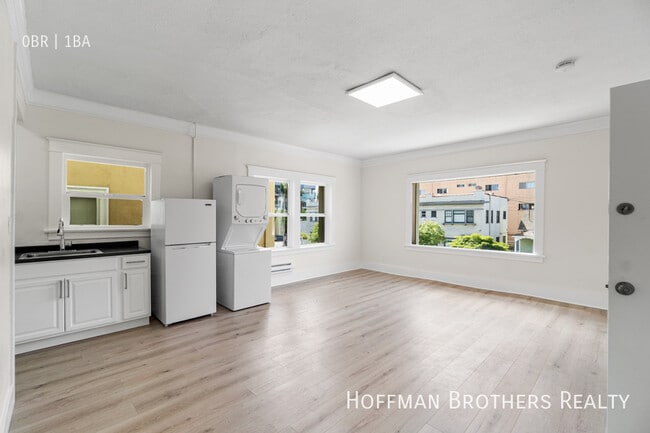 Photo - 323 W 4th St Unit 201