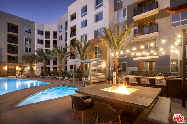 Photo - 1910 Union St Unit 1047