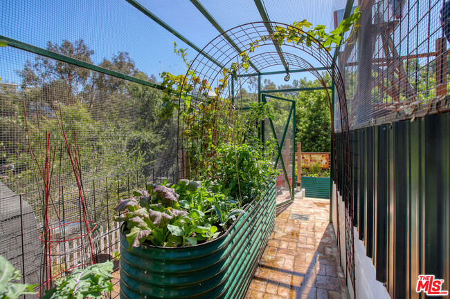 Photo - 2057 Stanley Hills Pl