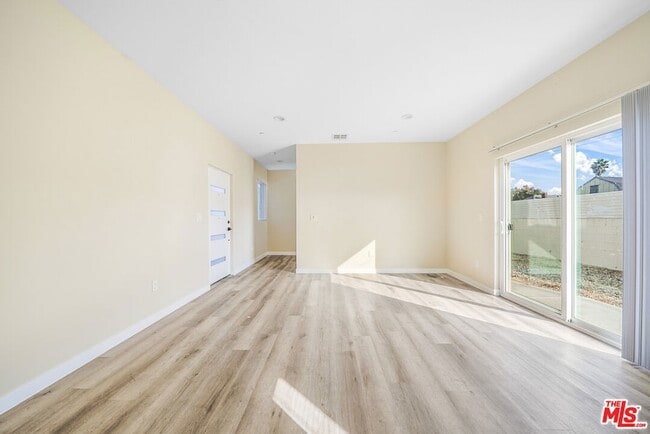 Photo - 1002 E 33rd St